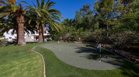 Lagos Oasis putting green 