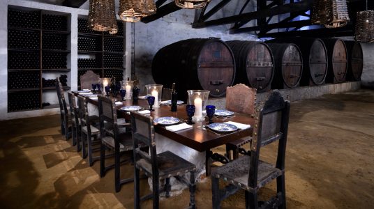 Quinta da Boavista dining in a winery 